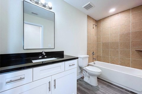 Touwnhouse à vendre à Tampa, Floride: 3 chambres, 161.37 m2 № 2219546 - photo 23