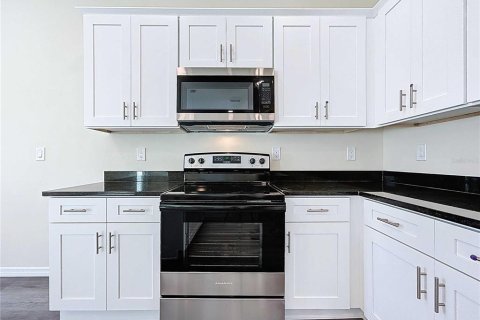 Touwnhouse à vendre à Tampa, Floride: 3 chambres, 161.37 m2 № 2219546 - photo 3