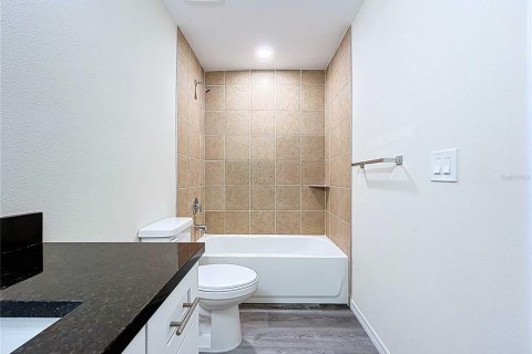 Touwnhouse à vendre à Tampa, Floride: 3 chambres, 161.37 m2 № 2219546 - photo 26