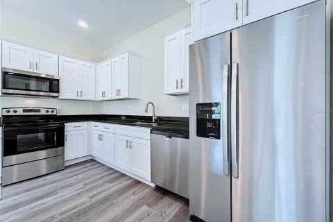 Touwnhouse à vendre à Tampa, Floride: 3 chambres, 161.37 m2 № 2219546 - photo 4
