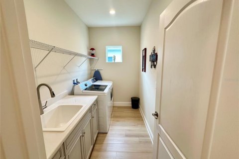 House in Sarasota, Florida 3 bedrooms, 172.89 sq.m. № 1773561 - photo 21
