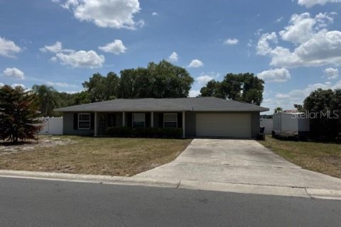 Casa en Lake Wales, Florida 4 dormitorios, 158.03 m2 № 2150113