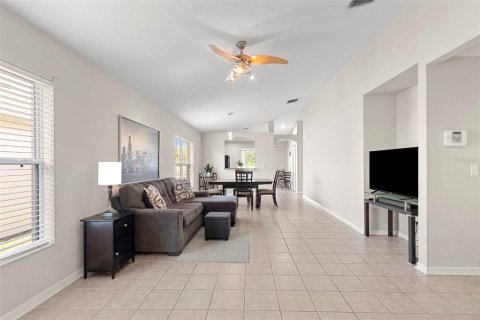 Villa ou maison à vendre à Land O' Lakes, Floride: 4 chambres, 134.34 m2 № 2221345 - photo 6