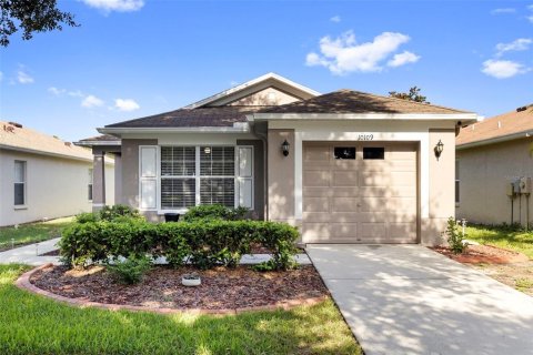 Villa ou maison à Land O' Lakes, Floride 4 chambres, 134.34 m2 № 2221345