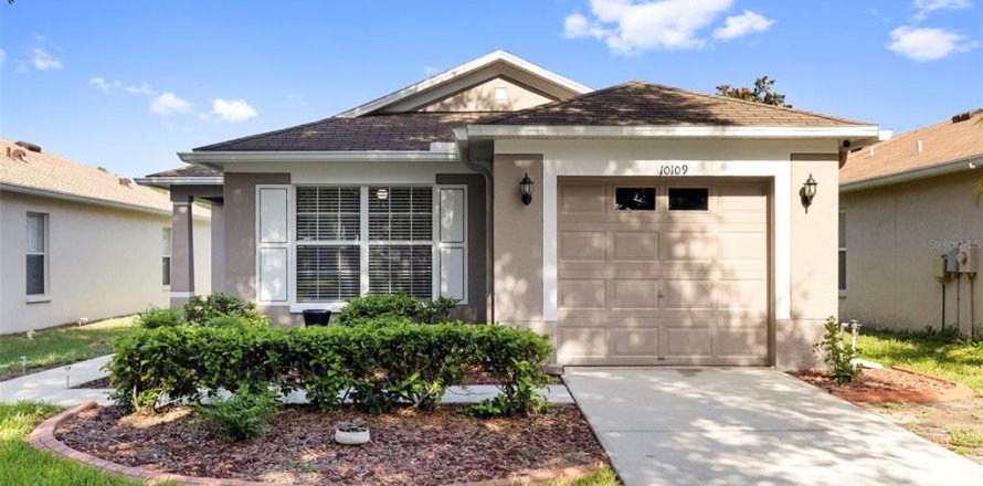 Villa ou maison à Land O' Lakes, Floride 4 chambres, 134.34 m2 № 2221345