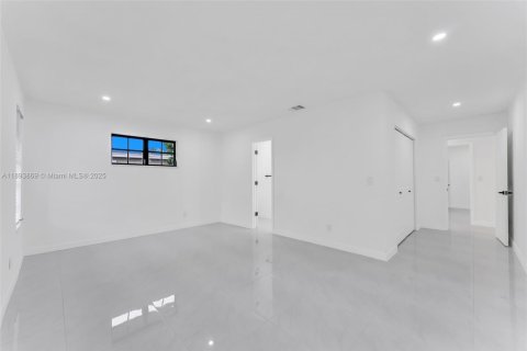 Villa ou maison à vendre à Hollywood, Floride: 4 chambres, 217.02 m2 № 1946129 - photo 27