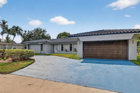 Villa ou maison à vendre à Hollywood, Floride: 4 chambres, 217.02 m2 № 1946129 - photo 2