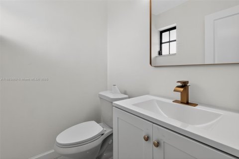 Villa ou maison à vendre à Hollywood, Floride: 4 chambres, 217.02 m2 № 1946129 - photo 22