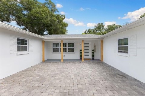Villa ou maison à vendre à Tampa, Floride: 4 chambres, 243.31 m2 № 1911045 - photo 3