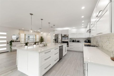 Villa ou maison à vendre à Tampa, Floride: 4 chambres, 243.31 m2 № 1911045 - photo 7