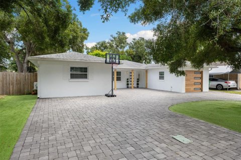 Villa ou maison à vendre à Tampa, Floride: 4 chambres, 243.31 m2 № 1911045 - photo 1