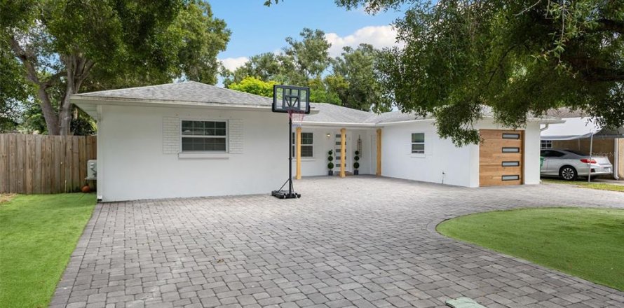 Villa ou maison à Tampa, Floride 4 chambres, 243.31 m2 № 1911045