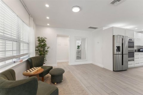 Villa ou maison à vendre à Tampa, Floride: 4 chambres, 243.31 m2 № 1911045 - photo 10