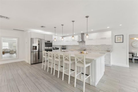 Villa ou maison à vendre à Tampa, Floride: 4 chambres, 243.31 m2 № 1911045 - photo 8