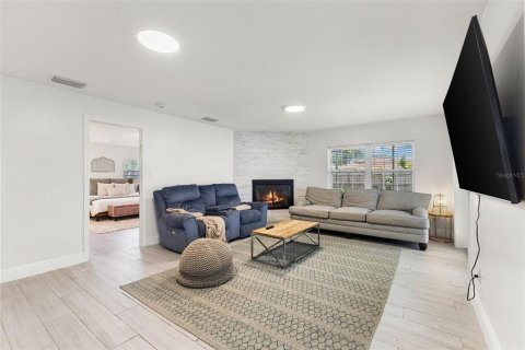 Villa ou maison à vendre à Tampa, Floride: 4 chambres, 243.31 m2 № 1911045 - photo 19
