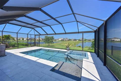Casa en venta en Sarasota, Florida, 3 dormitorios, 189.99 m2 № 2232012 - foto 3