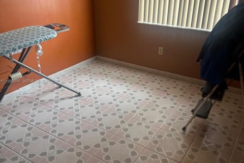 Condominio en alquiler en Miami, Florida, 3 dormitorios, 117.61 m2 № 2010810 - foto 9