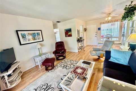 Condo in Bradenton, Florida, 2 bedrooms  № 1583154 - photo 4