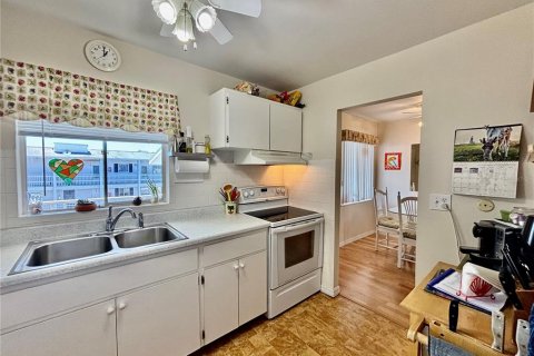 Condo in Bradenton, Florida, 2 bedrooms  № 1583154 - photo 10
