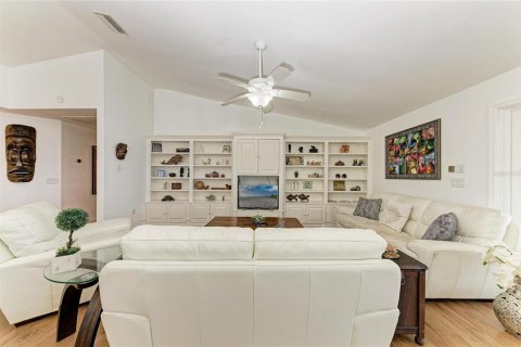 Villa ou maison à vendre à Punta Gorda, Floride: 4 chambres, 344.85 m2 № 1581806 - photo 13