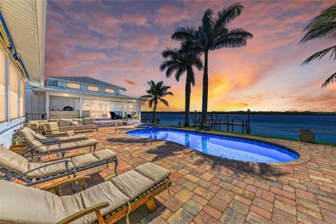 Villa ou maison à vendre à Punta Gorda, Floride: 4 chambres, 344.85 m2 № 1581806 - photo 3