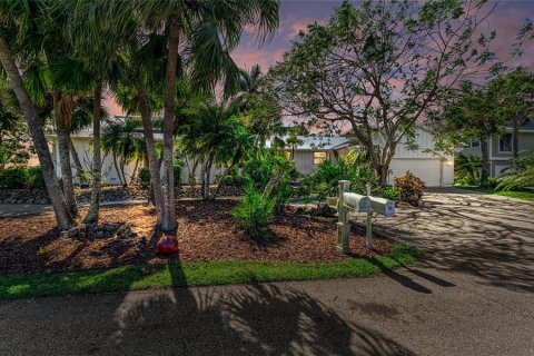 Villa ou maison à vendre à Punta Gorda, Floride: 4 chambres, 344.85 m2 № 1581806 - photo 7