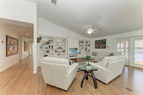 Villa ou maison à vendre à Punta Gorda, Floride: 4 chambres, 344.85 m2 № 1581806 - photo 12