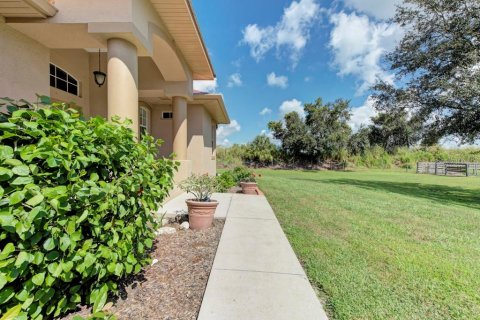 House in Palmetto, Florida 3 bedrooms, 221.66 sq.m. № 1403447 - photo 4