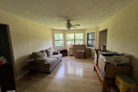 House in Bunnell, Florida 4 bedrooms, 209.4 sq.m. № 1912752 - photo 7