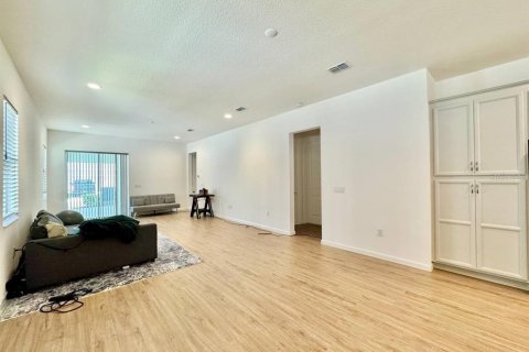Casa en alquiler en Apollo Beach, Florida, 3 dormitorios, 167.22 m2 № 2284645 - foto 11