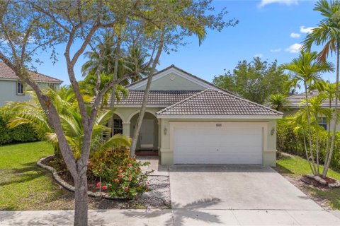 Villa ou maison à vendre à Weston, Floride: 3 chambres, 144.56 m2 № 1958689 - photo 1