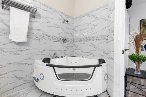 Villa ou maison à vendre à Weston, Floride: 3 chambres, 144.56 m2 № 1958689 - photo 24