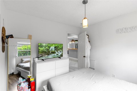 Villa ou maison à vendre à Weston, Floride: 3 chambres, 144.56 m2 № 1958689 - photo 18