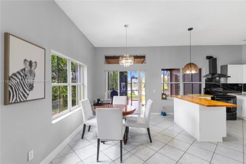 Villa ou maison à vendre à Weston, Floride: 3 chambres, 144.56 m2 № 1958689 - photo 9