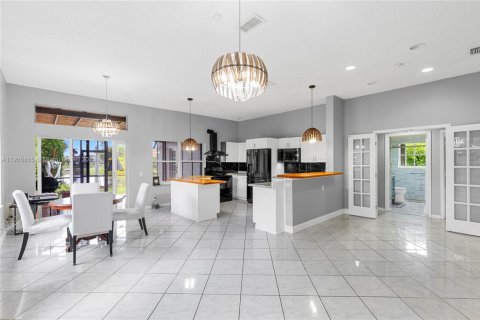 Villa ou maison à vendre à Weston, Floride: 3 chambres, 144.56 m2 № 1958689 - photo 8