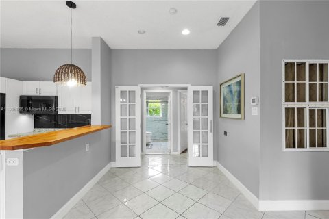 Villa ou maison à vendre à Weston, Floride: 3 chambres, 144.56 m2 № 1958689 - photo 12