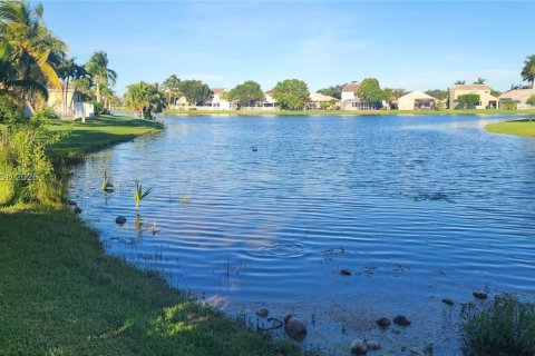 Villa ou maison à vendre à Weston, Floride: 3 chambres, 144.56 m2 № 1958689 - photo 3