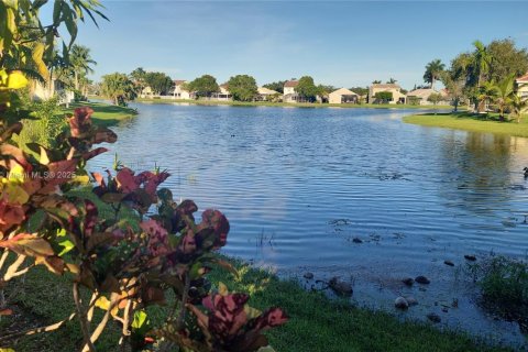 Villa ou maison à vendre à Weston, Floride: 3 chambres, 144.56 m2 № 1958689 - photo 29