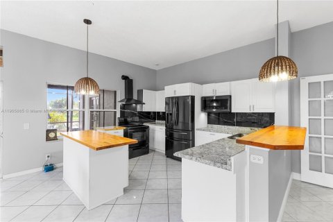 Villa ou maison à vendre à Weston, Floride: 3 chambres, 144.56 m2 № 1958689 - photo 10