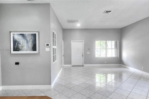 Villa ou maison à vendre à Weston, Floride: 3 chambres, 144.56 m2 № 1958689 - photo 7