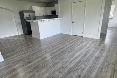 Villa ou maison à louer à Pompano Beach, Floride: 3 chambres, 115.66 m2 № 1930997 - photo 2