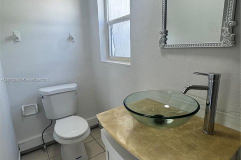 Villa ou maison à louer à Pompano Beach, Floride: 3 chambres, 115.66 m2 № 1930997 - photo 17