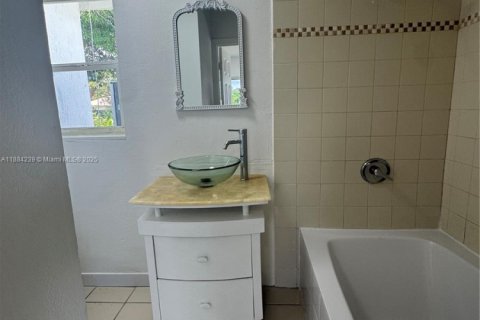 Villa ou maison à louer à Pompano Beach, Floride: 3 chambres, 115.66 m2 № 1930997 - photo 15