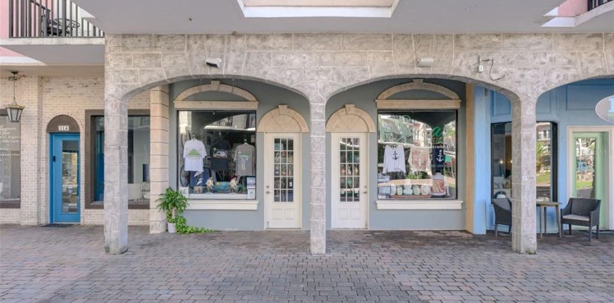 Immobilier commercial à Palm Coast, Floride № 2430456