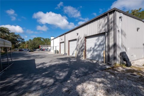 Propiedad comercial en alquiler en Gainesville, Florida, 157.93 m2 № 907144 - foto 11