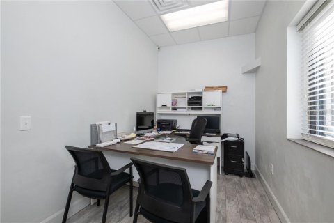 Propiedad comercial en alquiler en Gainesville, Florida, 157.93 m2 № 907144 - foto 27