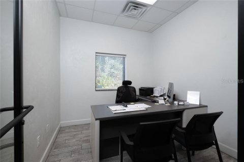 Propiedad comercial en alquiler en Gainesville, Florida, 157.93 m2 № 907144 - foto 24
