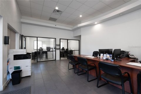 Propiedad comercial en alquiler en Gainesville, Florida, 157.93 m2 № 907144 - foto 28