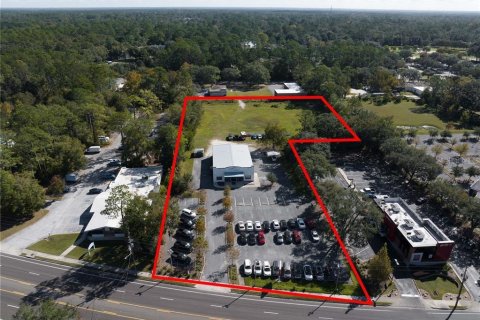 Propiedad comercial en alquiler en Gainesville, Florida, 157.93 m2 № 907144 - foto 2
