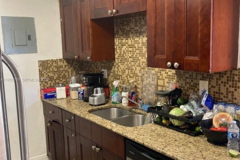 Villa ou maison à louer à Deerfield Beach, Floride: 3 chambres, 130.71 m2 № 2010935 - photo 2